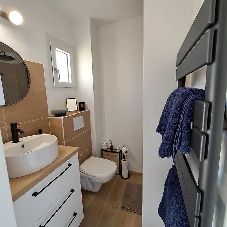 Climatise Cosy Avec Grande Piscine Chauffee Apartamento Agde